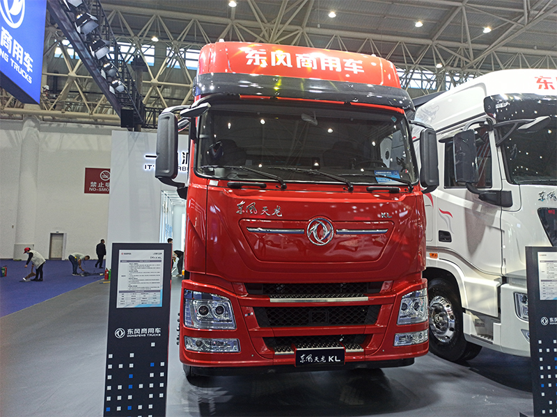 東風(fēng)天龍KL充換電一體式牽引車(chē)