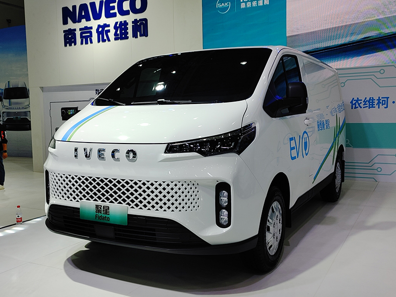 南京依維柯聚星純電動(dòng)廂式運(yùn)輸車(chē)