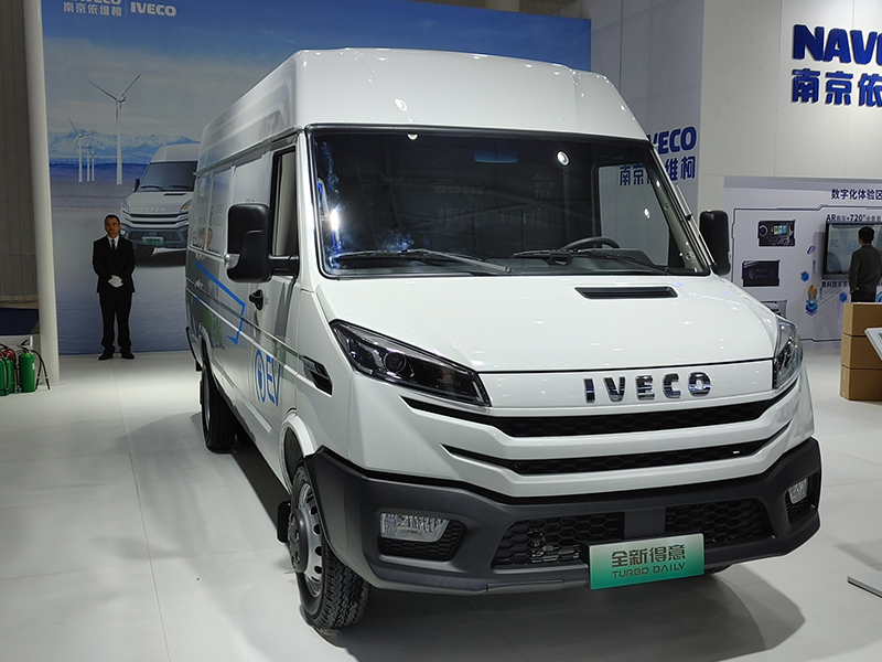 南京依維柯全新得意純電動(dòng)廂式運(yùn)輸車(chē)