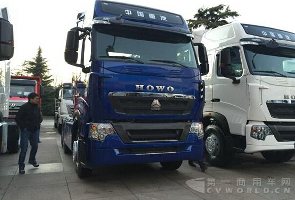 中國(guó)重汽HOWO T7H 540 牽引車（氣囊懸掛）.jpg