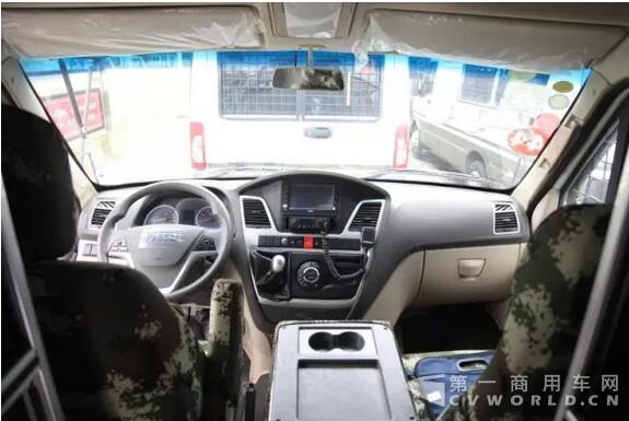 南京依維柯武警湖北省總隊防暴巡邏車圓滿交付！6.jpg