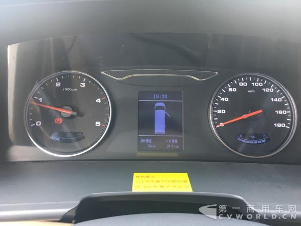 二代江淮星銳6系長軸車型，17座，搭載江淮2.7CTl 國五柴油發(fā)動(dòng)機(jī)3.jpg