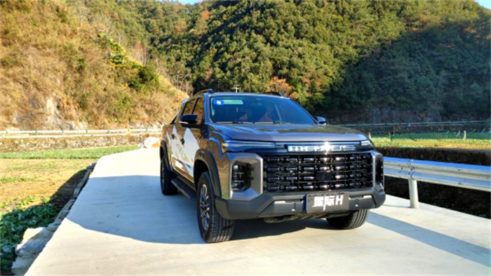 改-【第一商用車】13.68萬起售 2.0T+豪華內(nèi)飾+全能底盤 星際皮卡試駕體驗如何？471.png