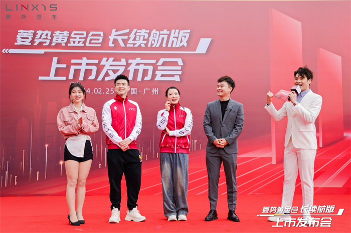 雅思組合、小剛、小怡.jpg
