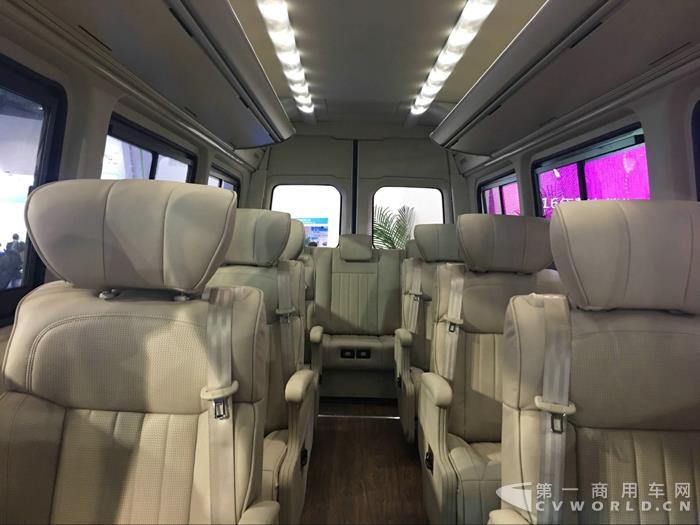 中車(chē)7米純電動(dòng)客車(chē)