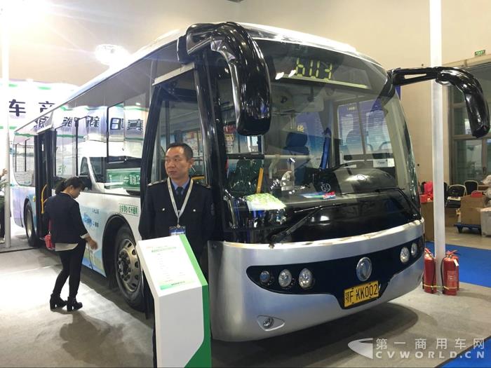 東風(fēng)襄旅DFA6100EV純電動(dòng)城市公交車(chē)