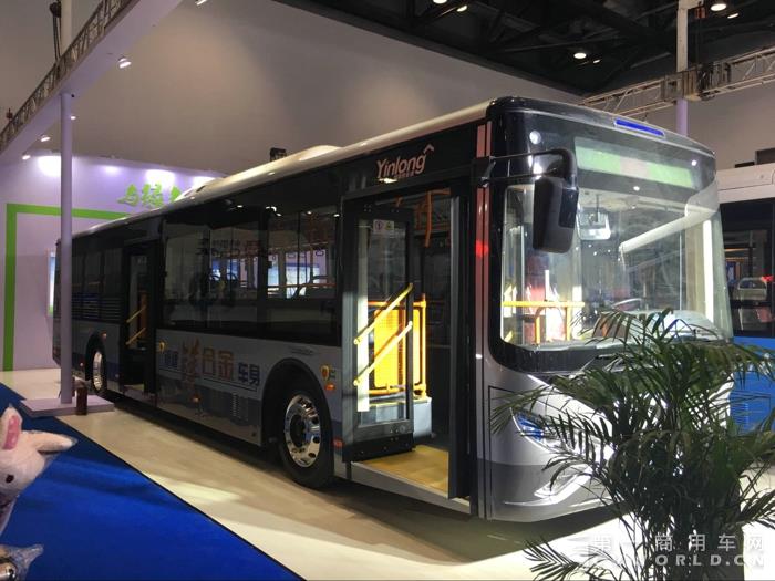 銀隆12米鎂鋁合金純電動(dòng)公交車(chē)