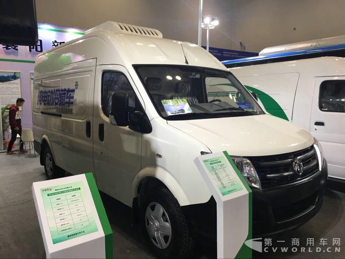 東風(fēng)御風(fēng)純電動(dòng)冷藏車(chē)
