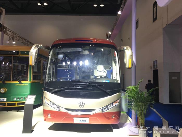 銀隆11米純電動(dòng)客車(chē)