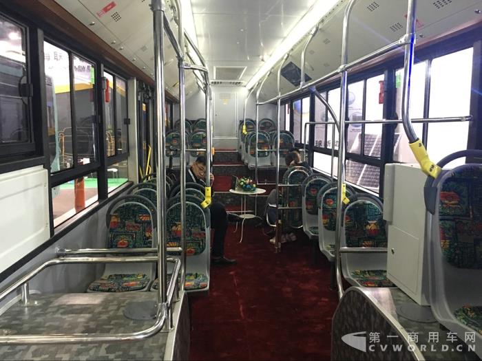 通聯(lián)插電式混合動(dòng)力城市客車(chē)