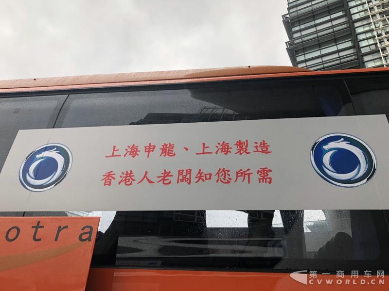 申龍SLK6116HKB歐六柴油客車，全部采用奔馳底盤
