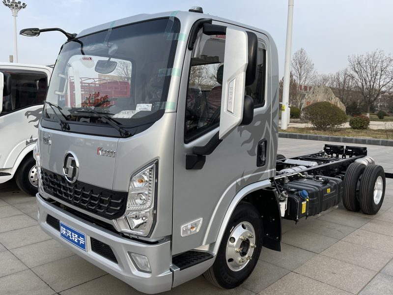 7號(hào)展車(chē)：陜汽輕卡K5000-K7.5-WP2.3N-C6J45TB車(chē)型