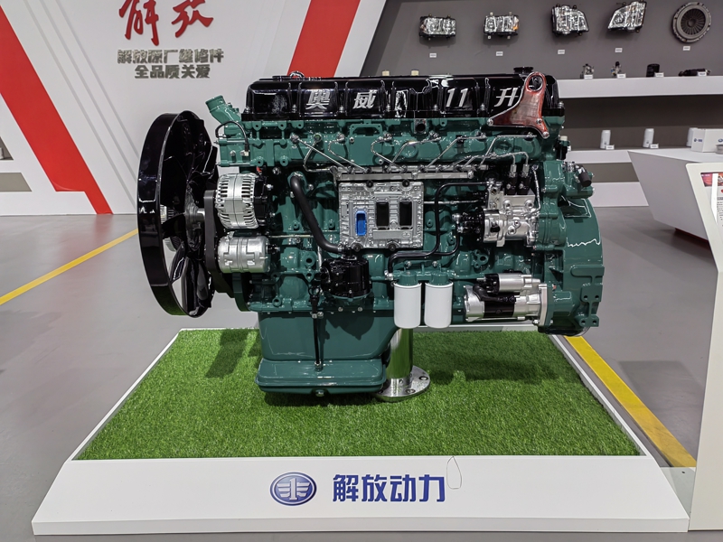 解放動力奧威CA6DM2-E68系列柴油機(jī)，功率覆蓋400-460馬力（11升）